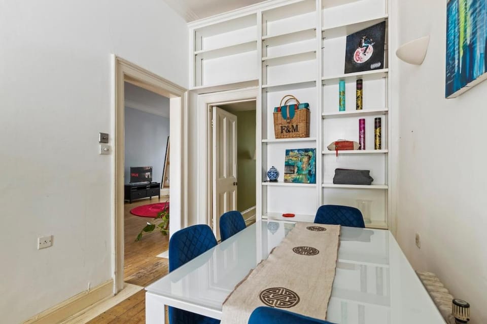 Germaine Greer's Legacy Flat in Hyde Park Apartment in City of Westminster