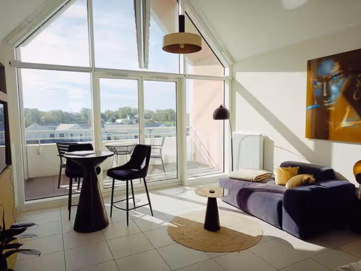 Patio, Patio, Balcony/Terrace, Balcony/Terrace, Entertainment