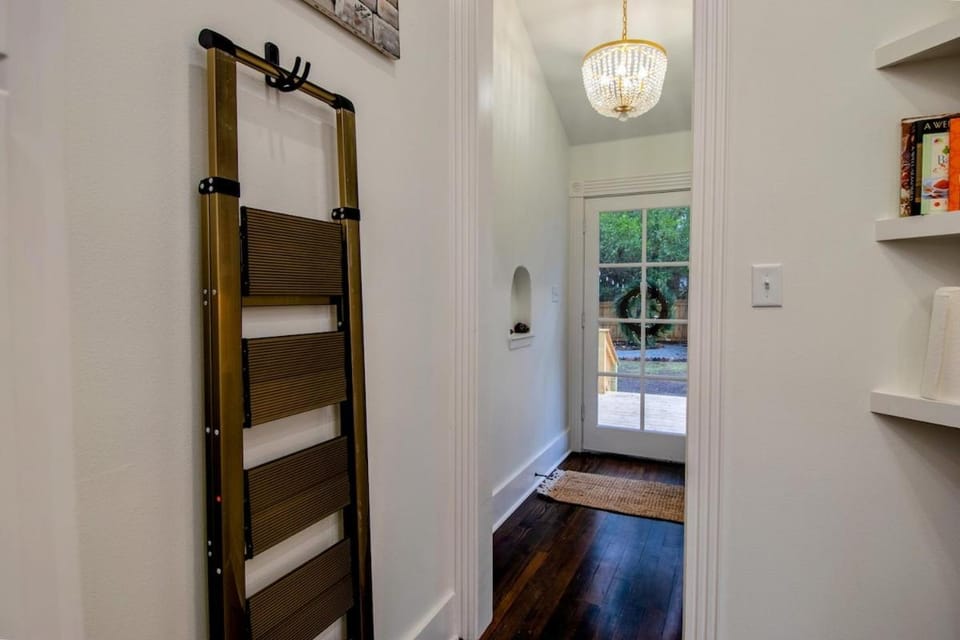 Historic Sallie Peay House - Luxe Downtown Retreat Villa in Little Rock