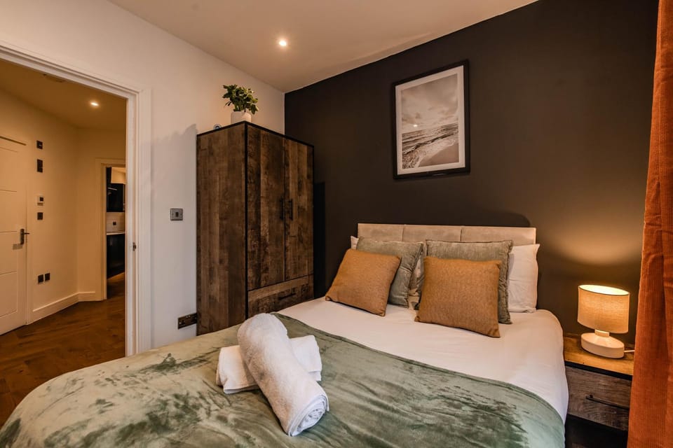 Morden 2 Bedroom Apartment at Central Brighton Apartment in Brighton