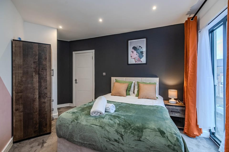Morden 2 Bedroom Apartment at Central Brighton Apartment in Brighton