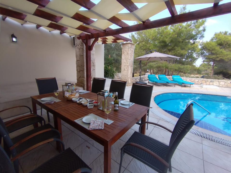 Patio, Dining area