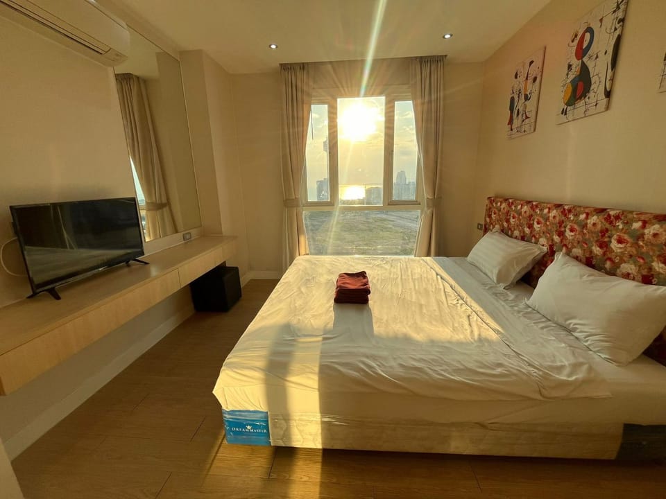 2 Bed Room Seaview -Best Of Location A Pattaya Gem Apartment in Pattaya City