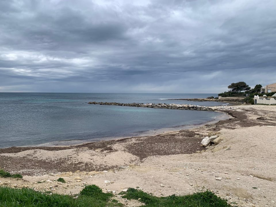 Mobilhome proche de la mer 6pers 3ch Campground/ 
RV Resort in Sausset-les-Pins