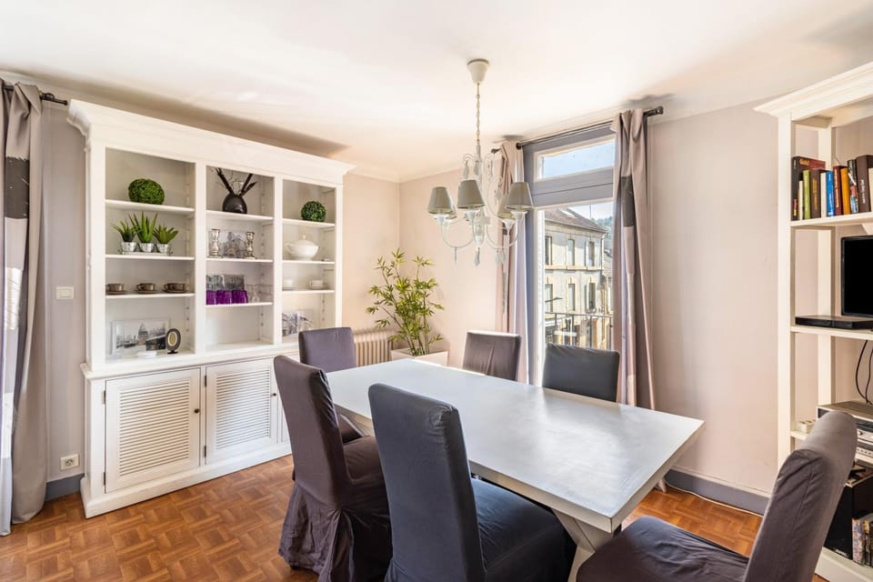 Property building, Living room