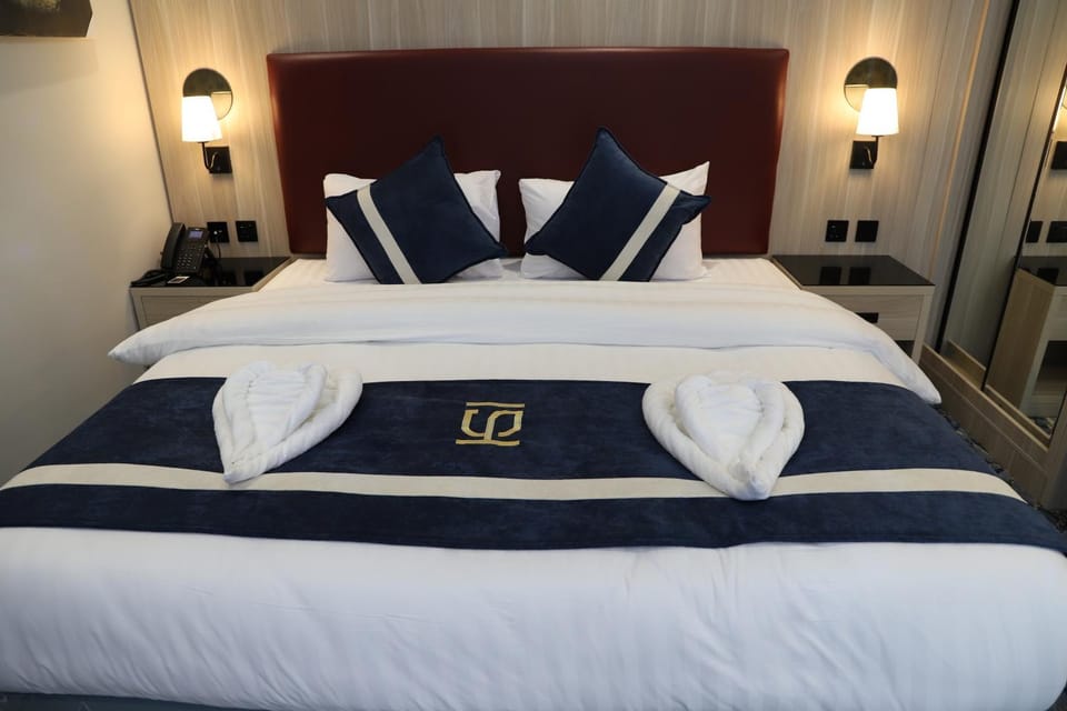 Bed, Living room, internet, towels, wardrobe, air conditioner