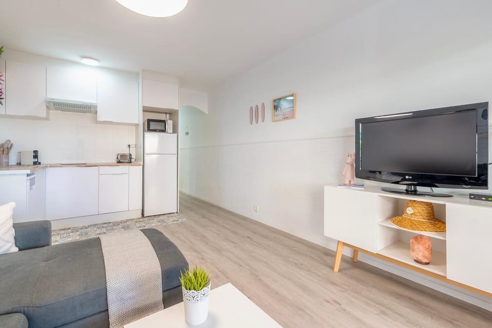 Communal lounge/ TV room, TV and multimedia, Living room