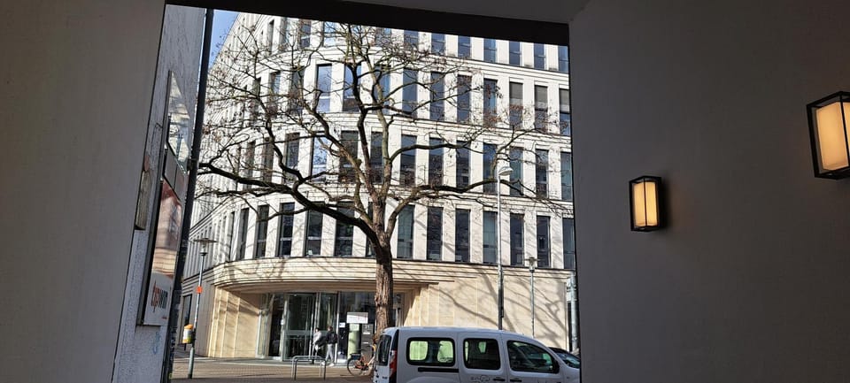 Property building, Day, City view, Location