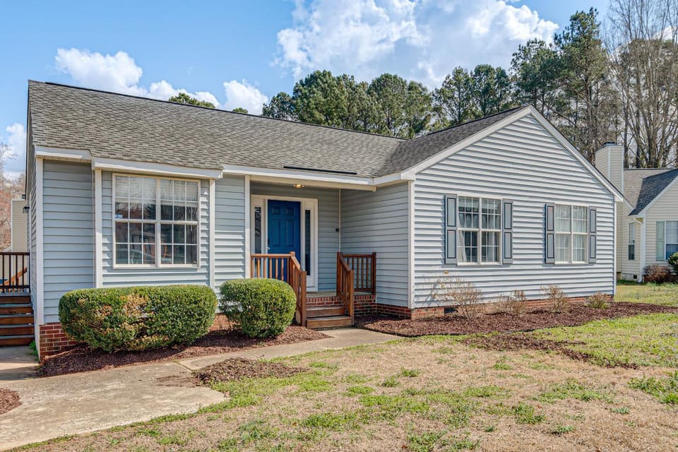 Stroll to Town: Quiet Holly Springs Home w/ Yard! House in Fuquay-Varina