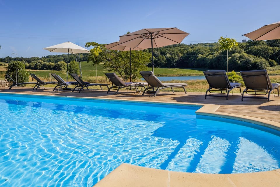 Garden, Pool view, Swimming pool, Swimming pool, sunbed