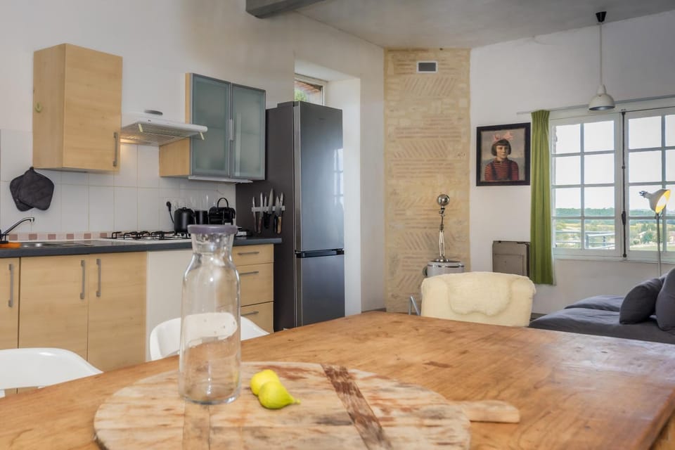 Dining area, oven, pet friendly, stove