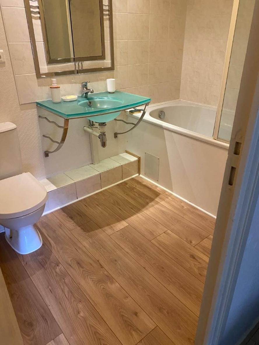 Bathroom, Bath