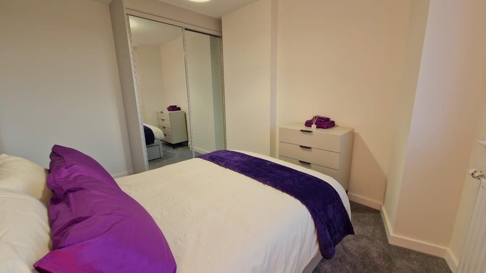 Bed, Photo of the whole room, Bedroom, wardrobe