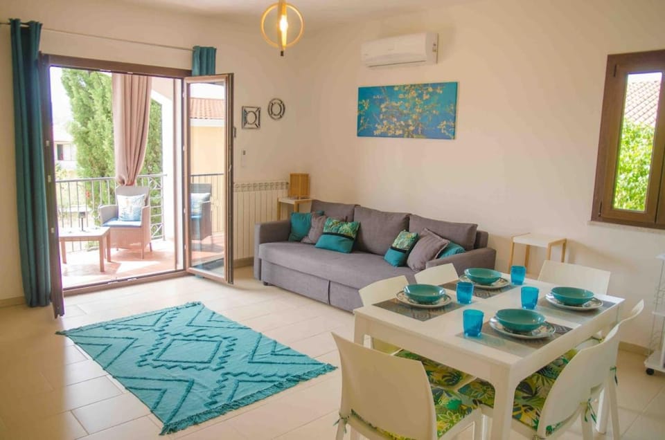 Casa Alice, Modern House 5 min drive from the Sea Apartment in Siniscola