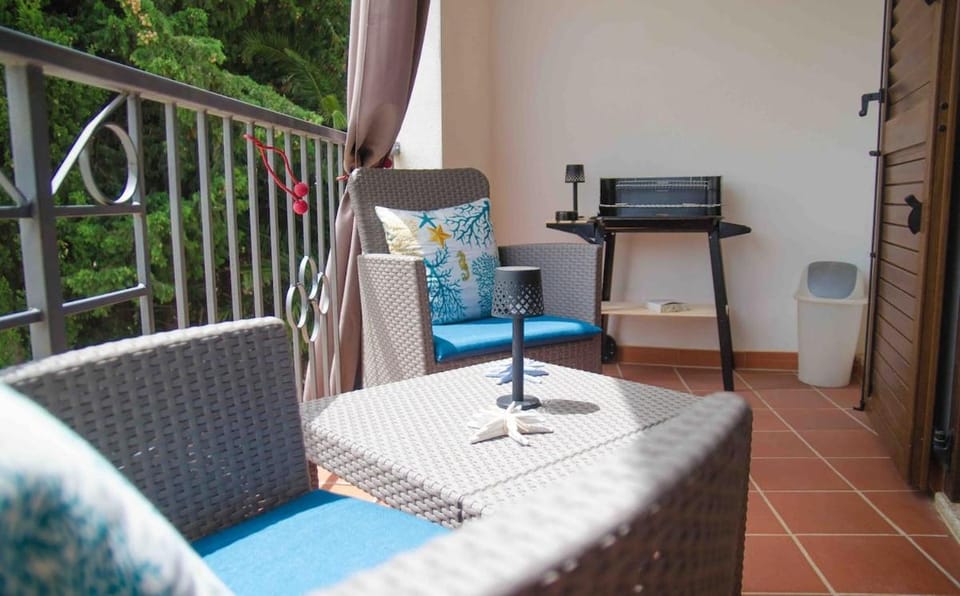 Casa Alice, Modern House 5 min drive from the Sea Apartment in Siniscola