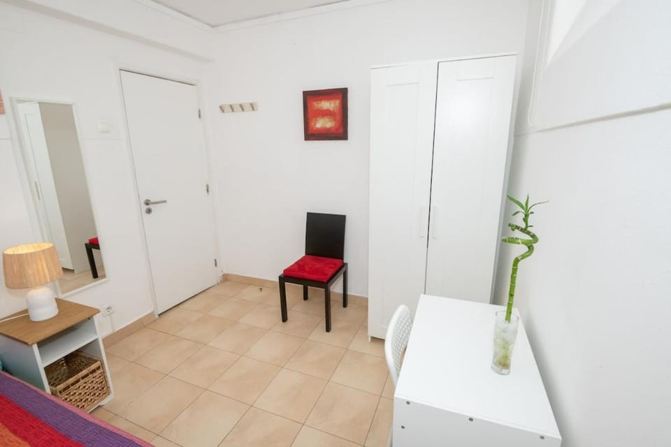 Bed, Seating area, Bedroom, wardrobe