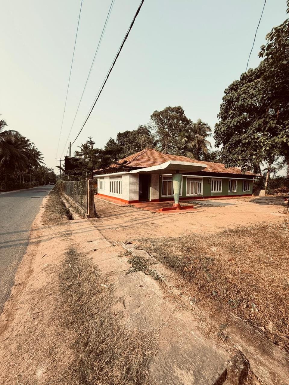 Airport Ceylon Resort Bed and Breakfast in Negombo