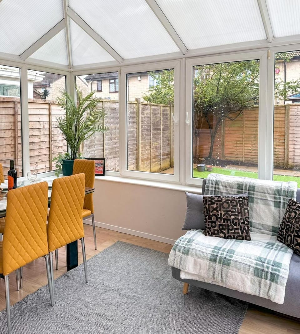 The Drumund - In-Between Bath & Bristol - Sleeps 9 House in Bristol