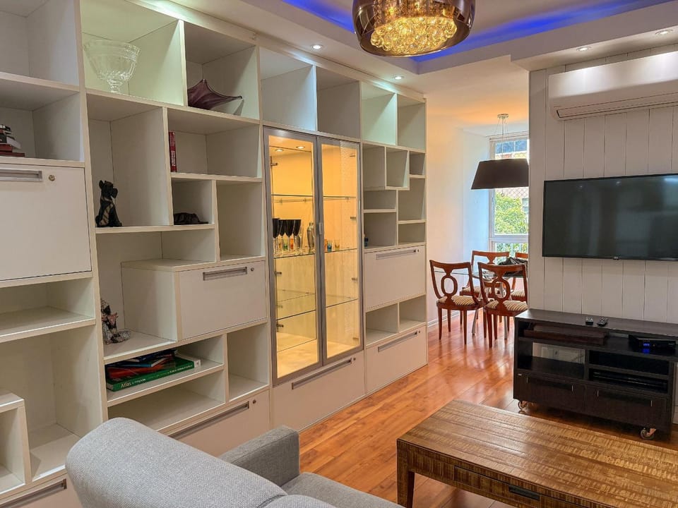 Charm and comfort just one minute from the beach Apartment in Rio de Janeiro