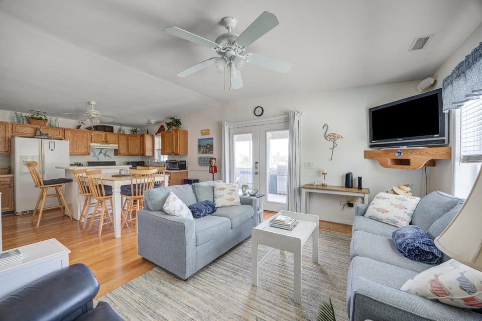 7630 - Obx Box House in Avon