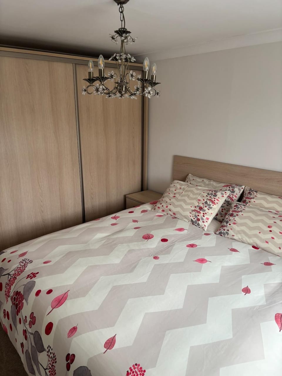 Cosy 2-bed semi-detached house by the lake House in Aylesbury Vale