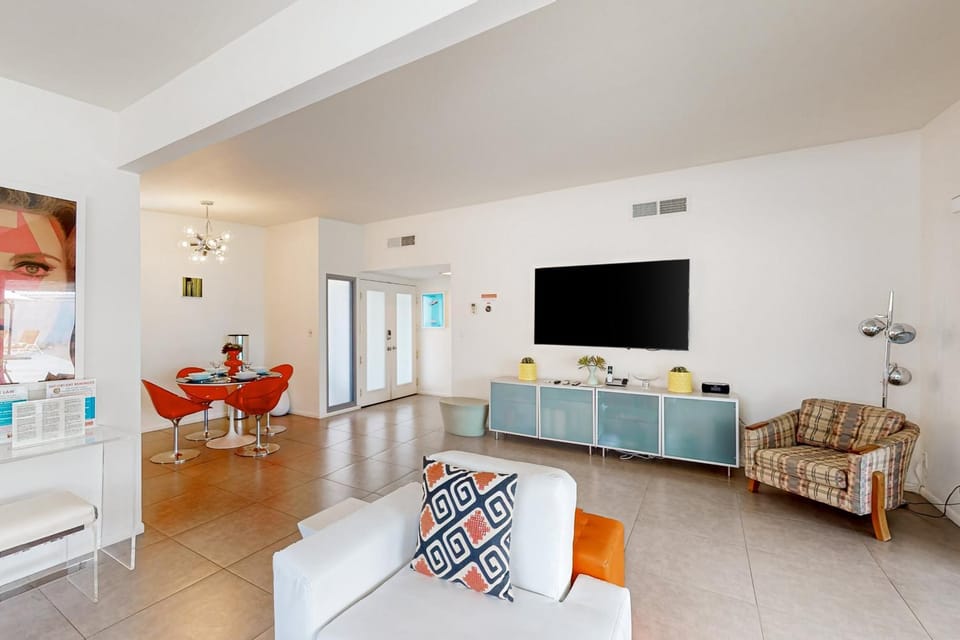 Nicola Modern - 68794 House in Palm Springs