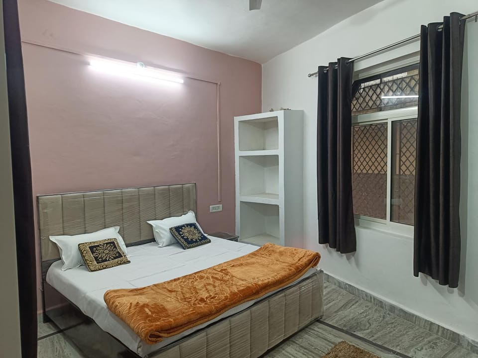 Kripa Krishan ki Vacation rental in Uttar Pradesh