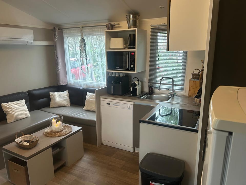 charmant mobile home 6 places Campground/ 
RV Resort in Gujan-Mestras
