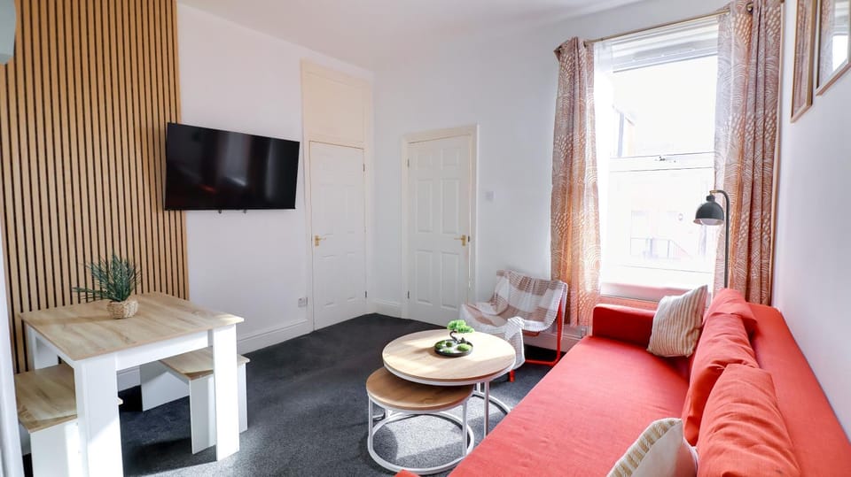 Communal lounge/ TV room, TV and multimedia, Living room, heating, internet