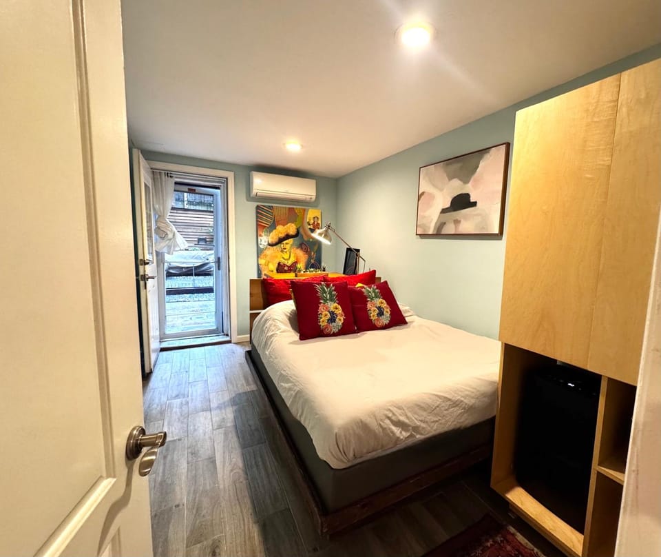 Bed, Photo of the whole room, Bedroom, wardrobe