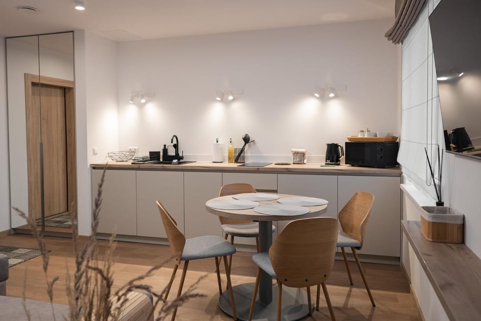 TV and multimedia, Coffee/tea facilities, Seating area, Dining area