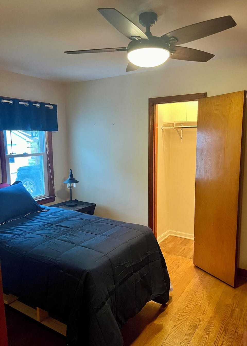 Spacious 5-bedroom house walking-distance to downtown Manistee and 1st St Beach! House in Manistee