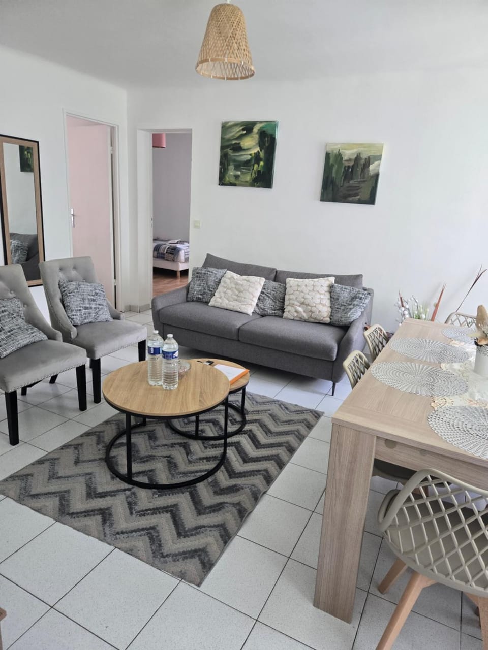 Séjour Eau Vive Proche commerces et Metro Apartment in Saint-Maur-des-Fossés