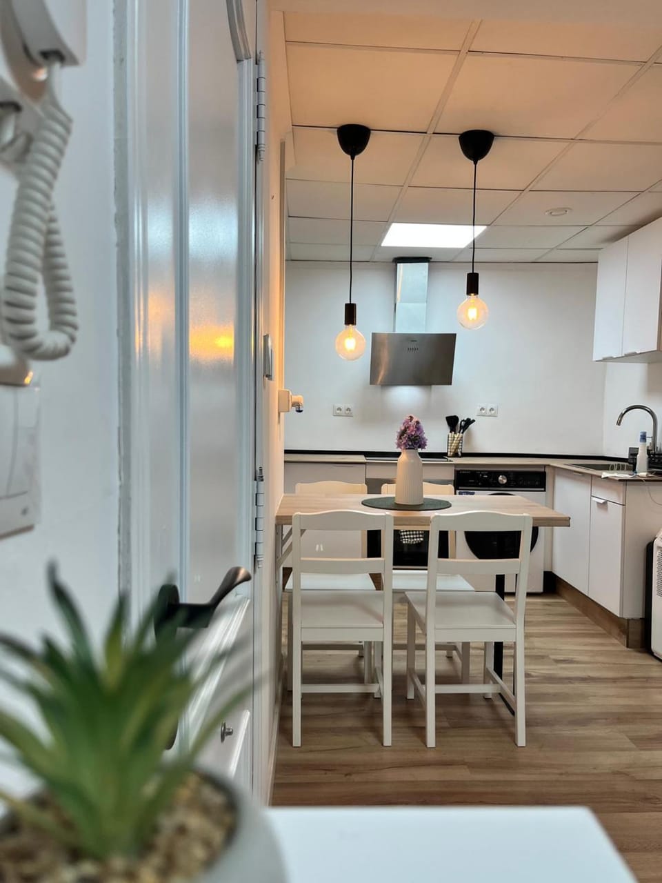 Kitchen or kitchenette, Dining area, stove