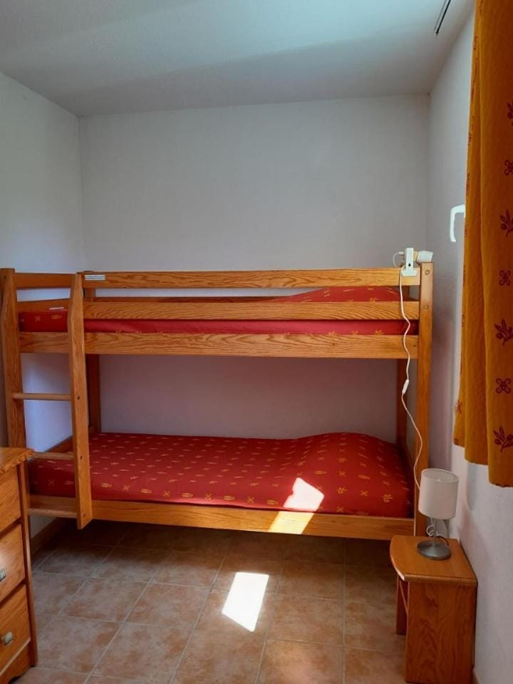 bunk bed