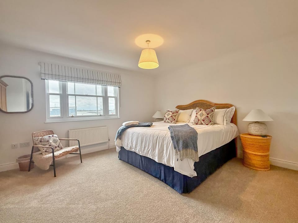 Newly Renovated Brightlingsea 3BDR Coastal Retreat House in Tendring District