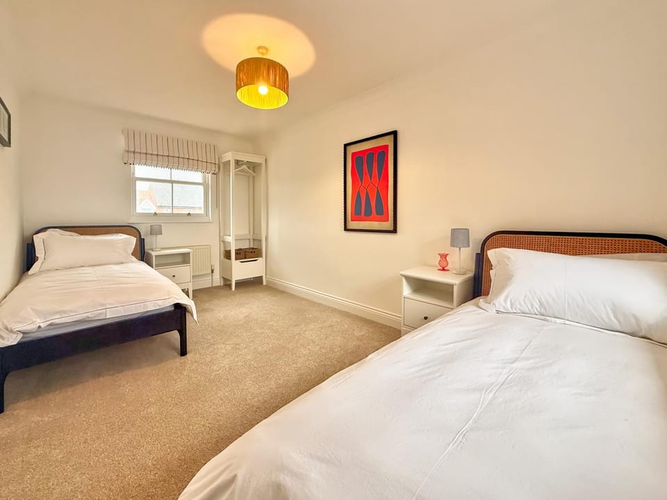 Newly Renovated Brightlingsea 3BDR Coastal Retreat House in Tendring District