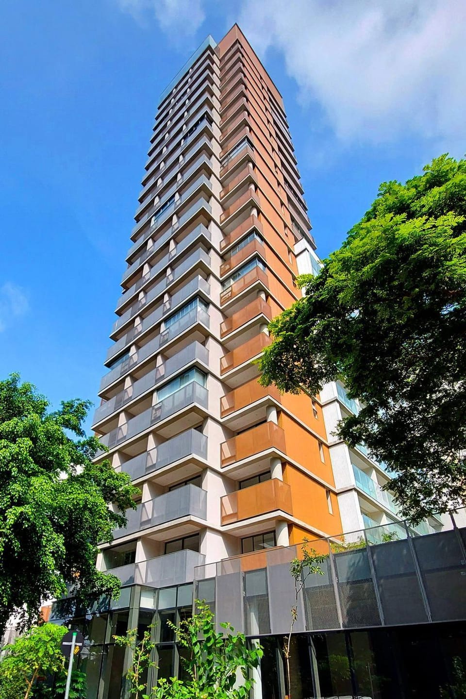 Property building, Facade/entrance