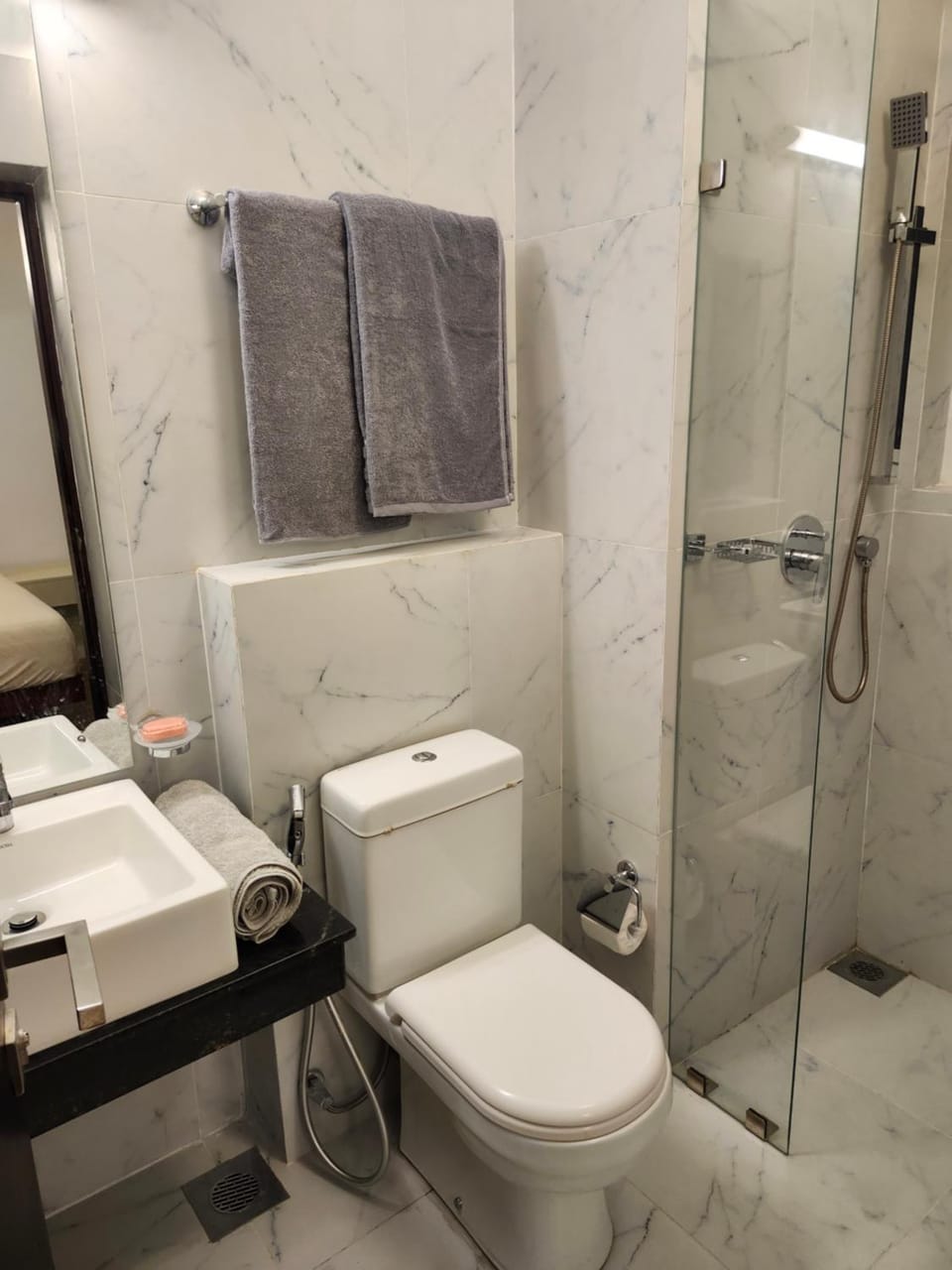 Bathroom, towels