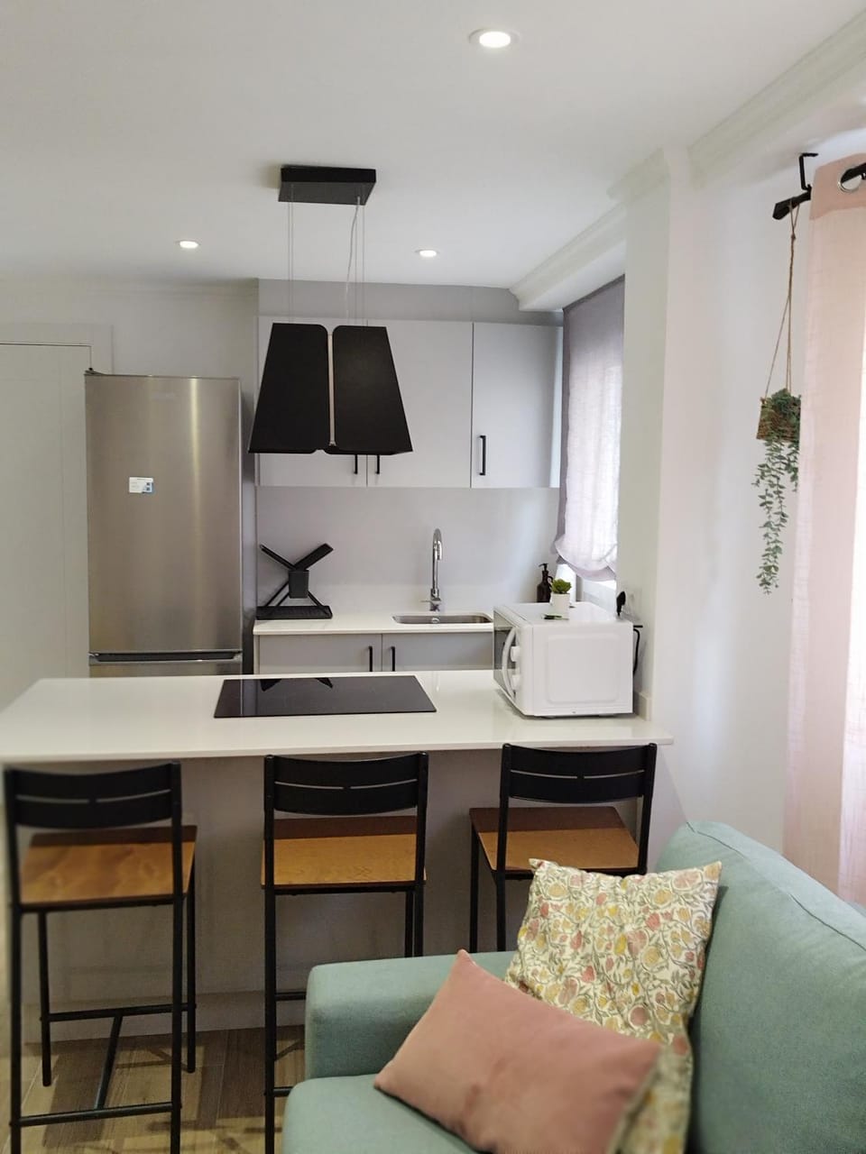 Seating area, Dining area, stove