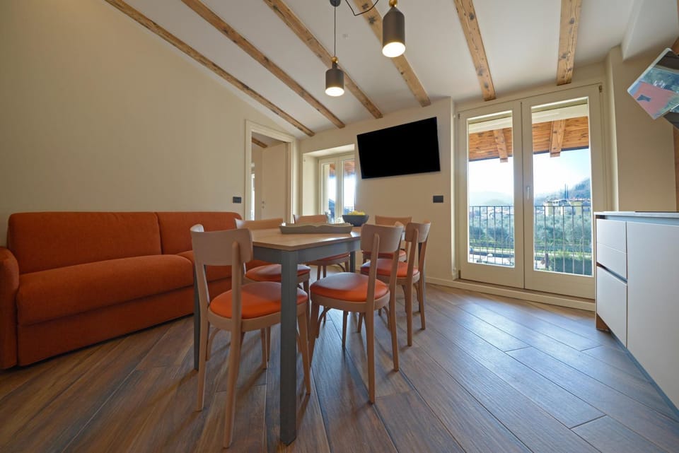 TV and multimedia, Kitchen or kitchenette, Dining area