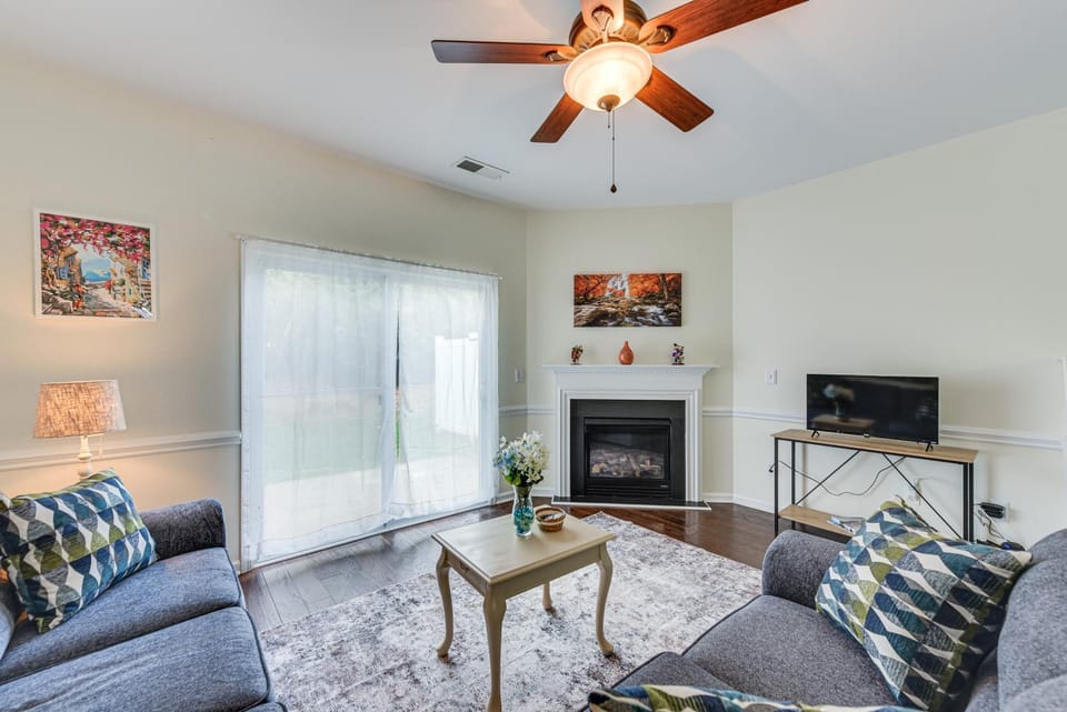 Dog-Friendly Townhome w/ Patio in Charlotte Area! House in Matthews