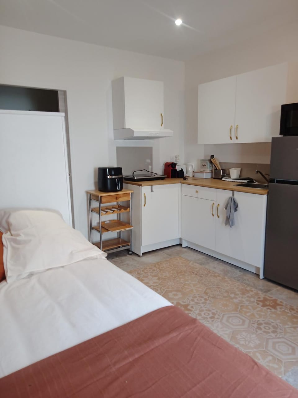Kitchen or kitchenette