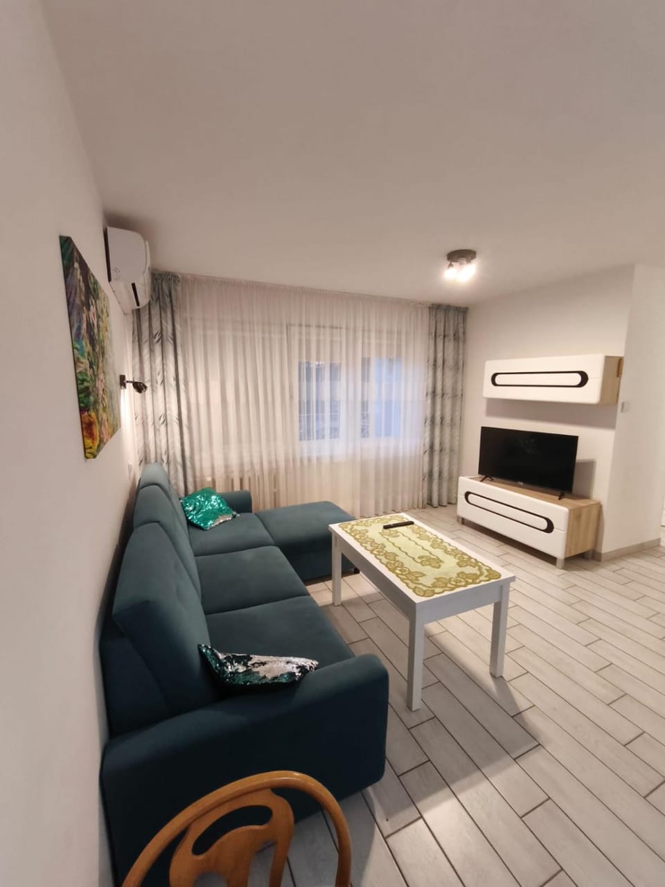 TV and multimedia, Balcony/Terrace, internet, locker, wardrobe, air conditioner