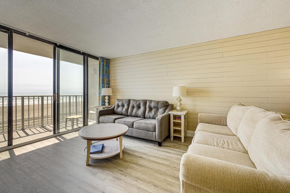 Oceanfront Myrtle Beach Getaway w/ Balcony House in South Carolina