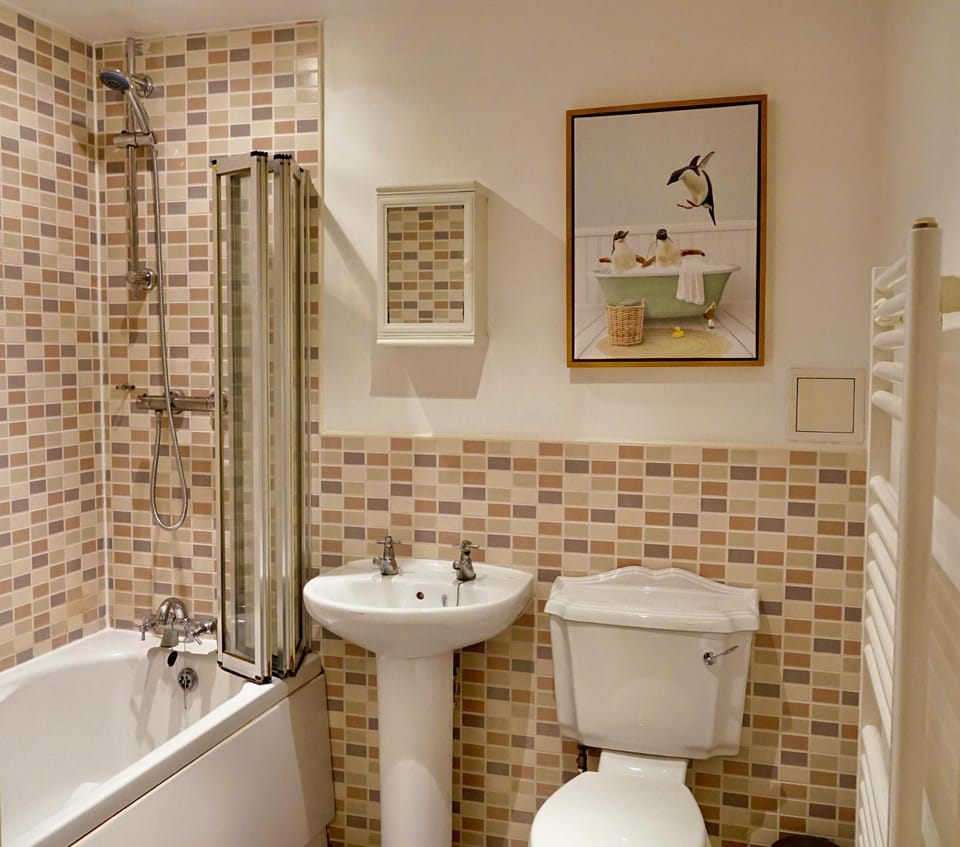 Modern 1BDR Flat Opposite Peckham Rye Park Apartment in London Borough of Southwark