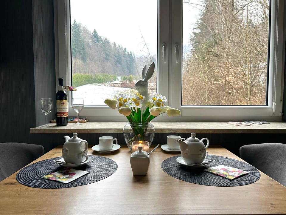 Coffee/tea facilities, Dining area