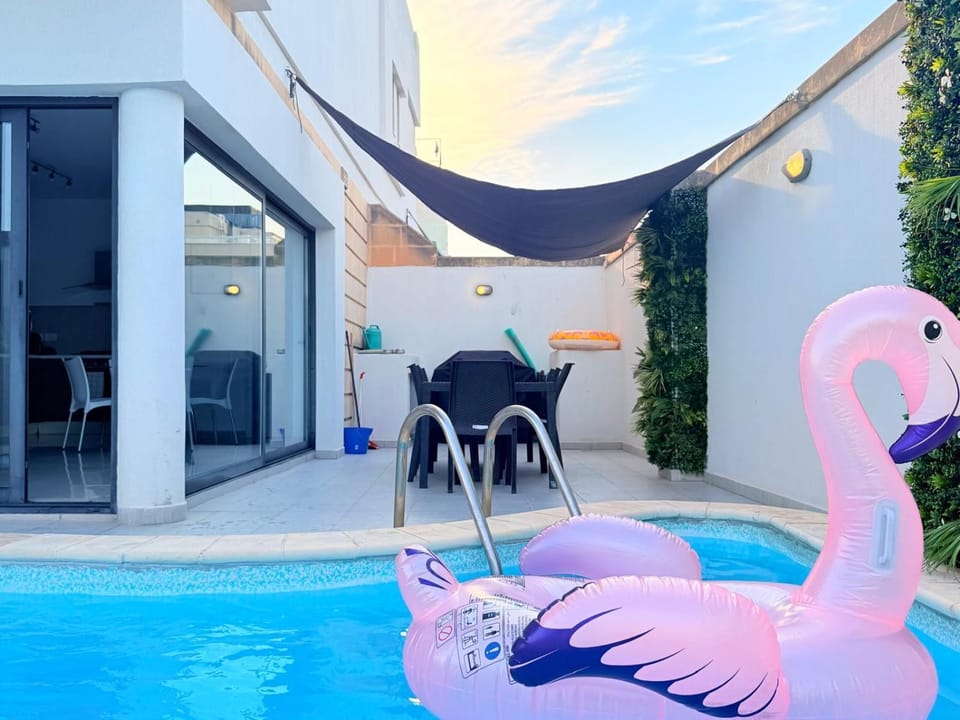 Ultimate Group Getaway Near St Julian's & Seafront Villa in Malta