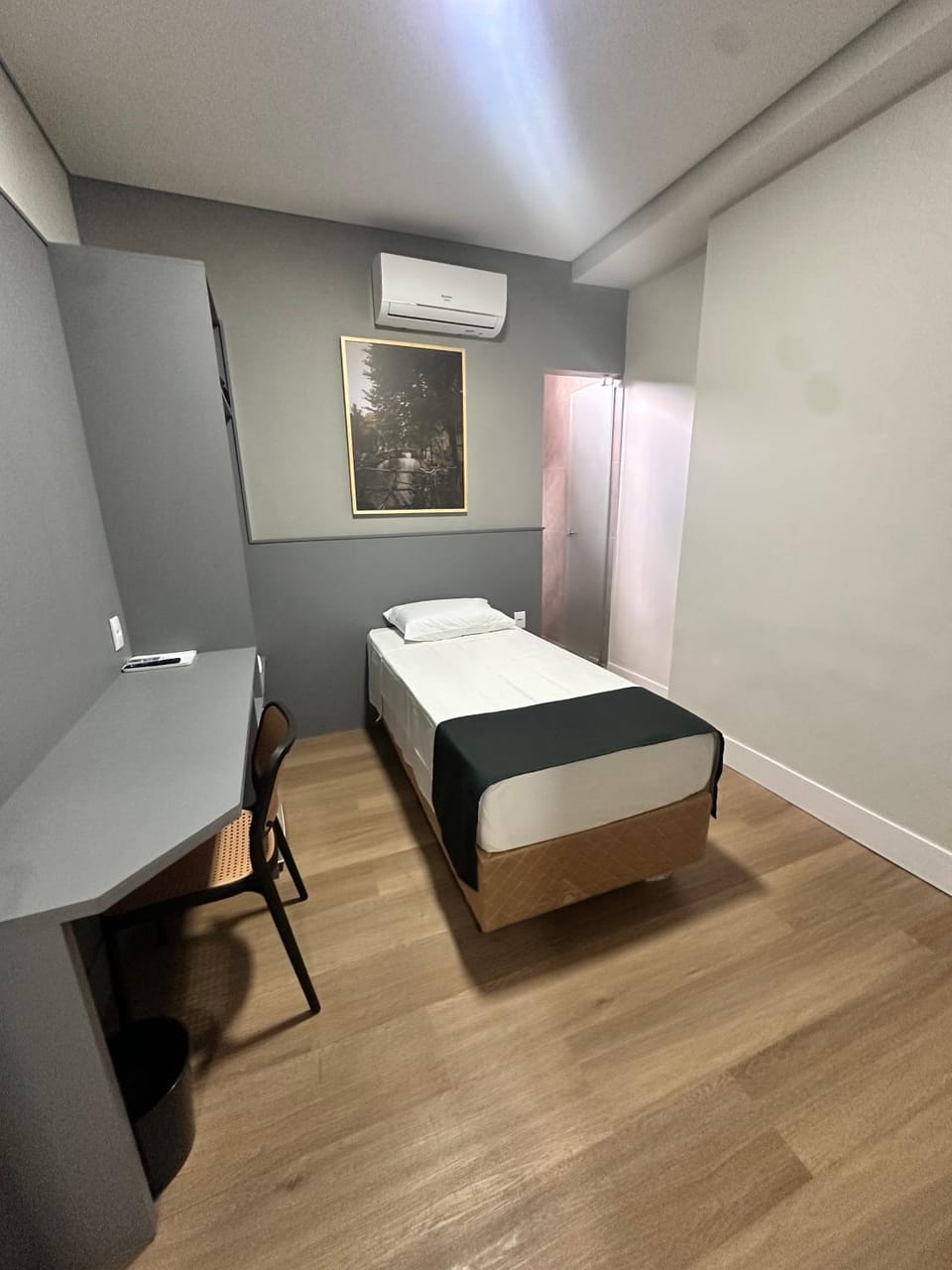 Bed, Bedroom, air conditioner