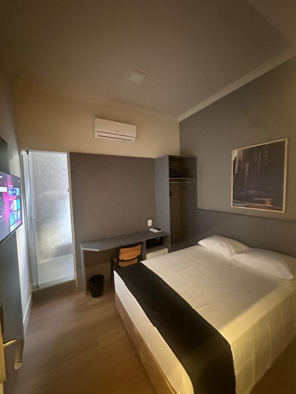Bed, Bedroom, air conditioner